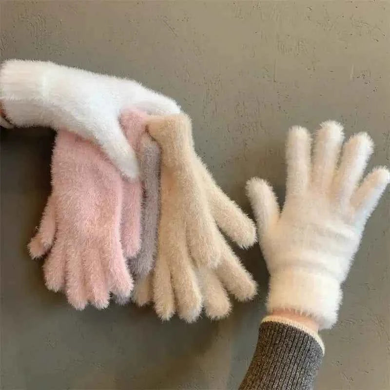Women’s Plush Winter Gloves – Soft, Warm & Cozy